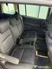 Vând Mazda 5 – 2.0 Diesel, 7 locuri – 2.000 € negociabil 