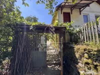 Casa batraneasca renovata, iesire la rau, in Toplita, Hunedoara 