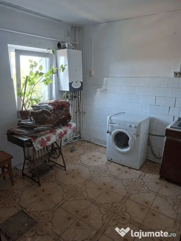 Apartament 2 camere etaj 2 Imparat Traian - Botosani (Botosani)
