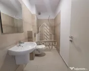 Apartament de inchiriat 3 camere, 2 bai si parcare, bloc nou,Aradului 