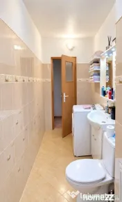 Apartament 2 camere la parter - decomandat - centrala propri 