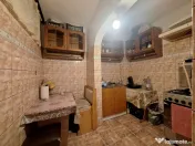 Apartament 2 camere la parter - decomandat - centrala propri 