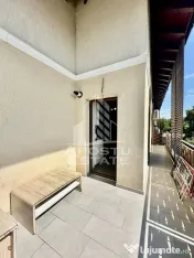Apartament de vanzare cu 3 camere, etajul intai, Dumbravita 