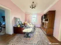 Casa batraneasca cu teren de 3022 mp, in Carani