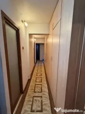 Apartament 3 camere, decomandat, 67.8 mp, zona Valea Roșie 