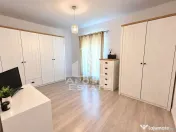 Triplex cu 3 camere, la asfalt, zona Braytim 