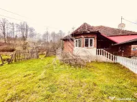 Casa cu potential amenajare pescarie- Zona Varfurile