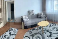 Apartament cu 3 camere decomandate, balcon și loc de parcar
