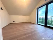 Duplex despartit prin camera tehnica- 5 dormitoare si 3 bai