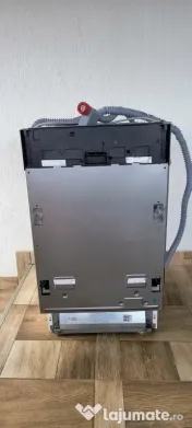 Masina spalat vase Beko slim 