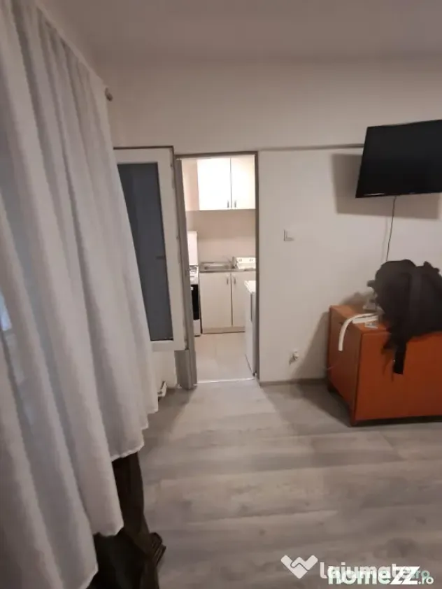 Garsoniera , 22 mp, renovata, mobilata si utilata - Calea Bu - Timisoara (Timis)