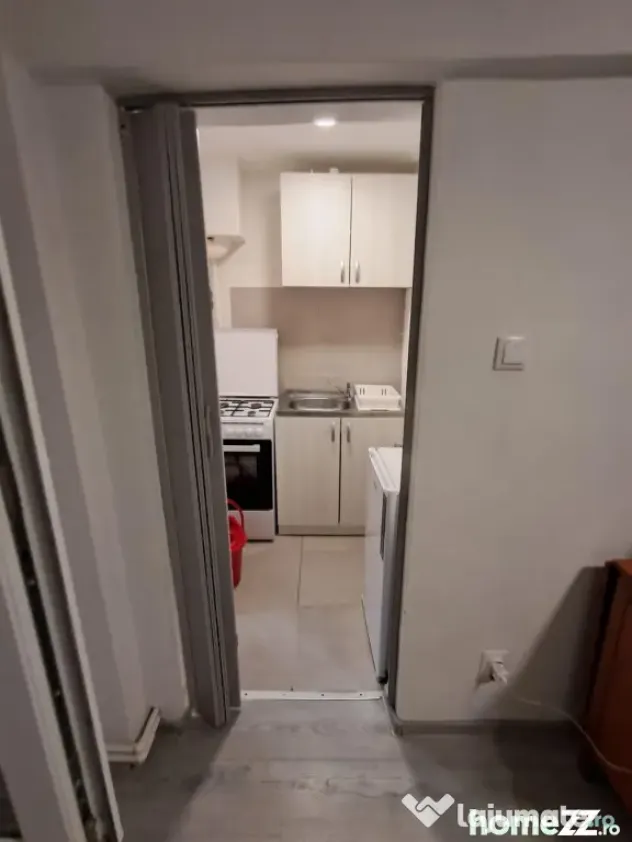 Garsoniera , 22 mp, renovata, mobilata si utilata - Calea Bu - Timisoara (Timis)
