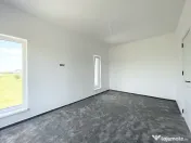 Duplex despartit - 3 camere - Mosnita Veche 