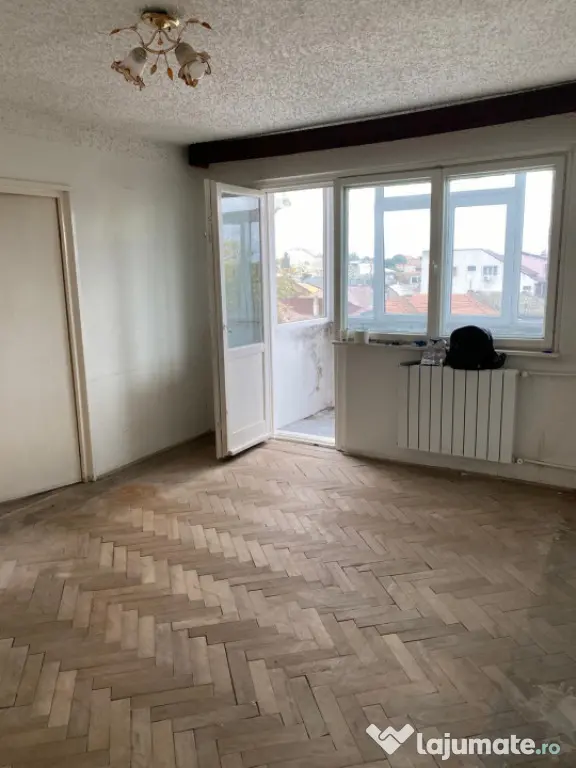 Apartament cu 3 camere de vânzare în zona KM 4-5 – Const - Constanta (Constanta)
