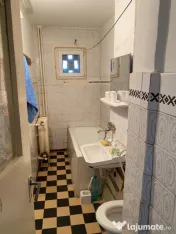 Apartament cu 3 camere de vânzare în zona KM 4-5 – Const 