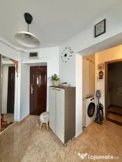 Apartament 2 camere, decomandat, etaj 3, zona Dambovita
