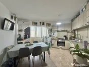 Apartament 2 camere, decomandat, etaj 3, zona Dambovita