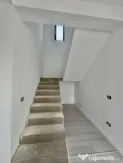 Duplex 4 camere, parter+etaj, 104mp utili, 270mp teren in Gi