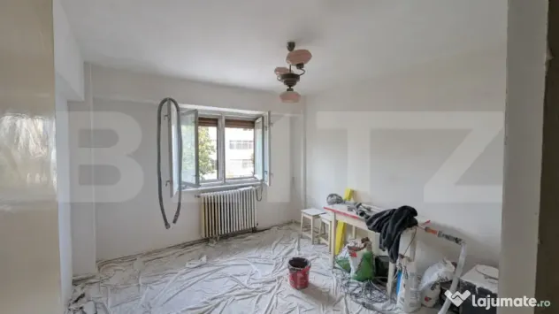 Apartament cu 3 camere, zona centru, etaj 2 - Alba Iulia (Alba)