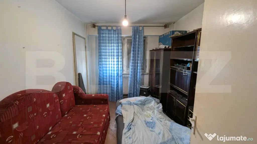 Apartament cu 3 camere, zona centru, etaj 2 - Alba Iulia (Alba)