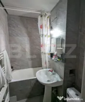 Apartament cu 3 camere, zona centru, etaj 2 