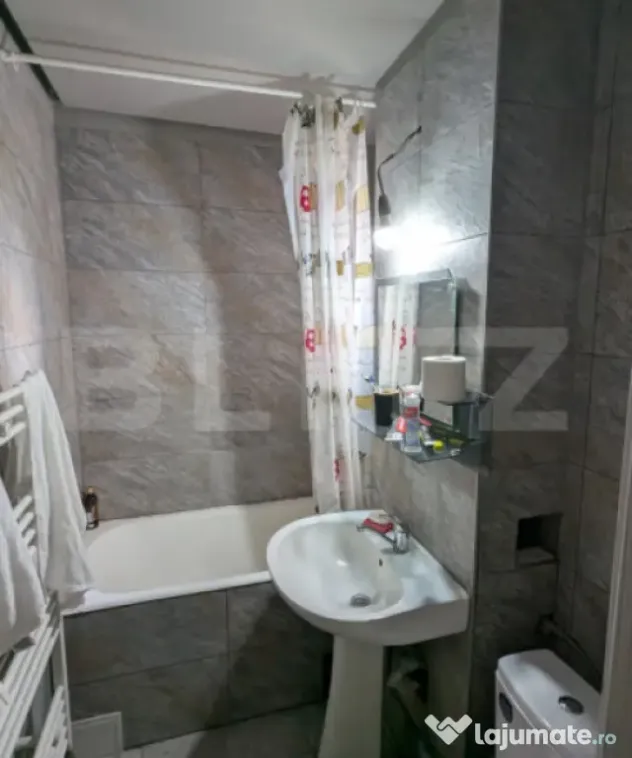 Apartament cu 3 camere, zona centru, etaj 2 - Alba Iulia (Alba)