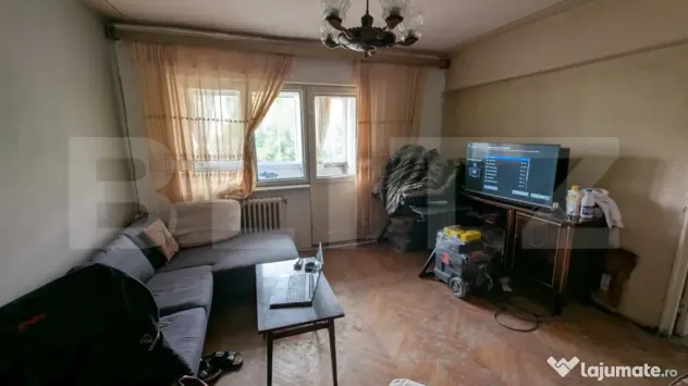 Apartament cu 3 camere, zona centru, etaj 2 - Alba Iulia (Alba)