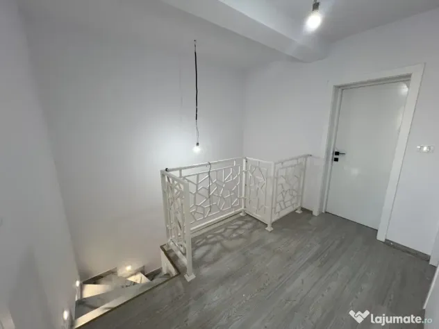 1/2 Duplex 5 camere | 3 bai | Giroc - Zona ESO - Giroc (Timis)