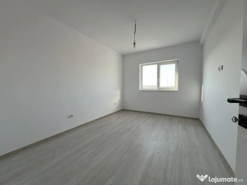 1/2 Duplex 5 camere | 3 bai | Giroc - Zona ESO - Giroc (Timis)
