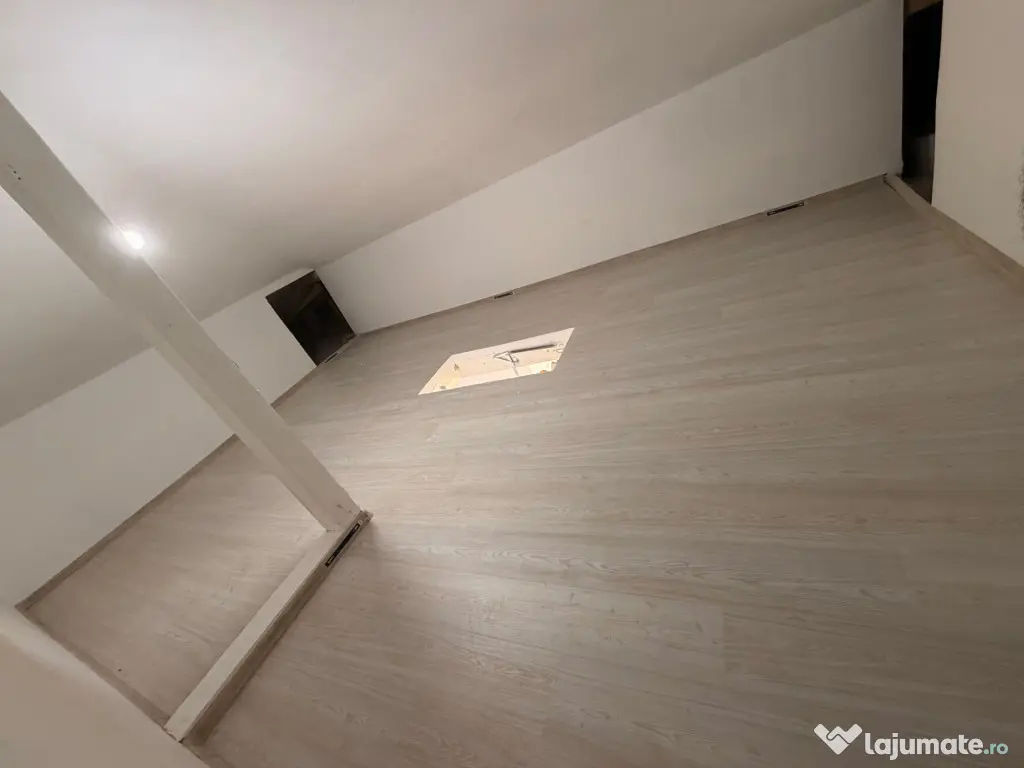 1/2 Duplex 5 camere | 3 bai | Giroc - Zona ESO - Giroc (Timis)