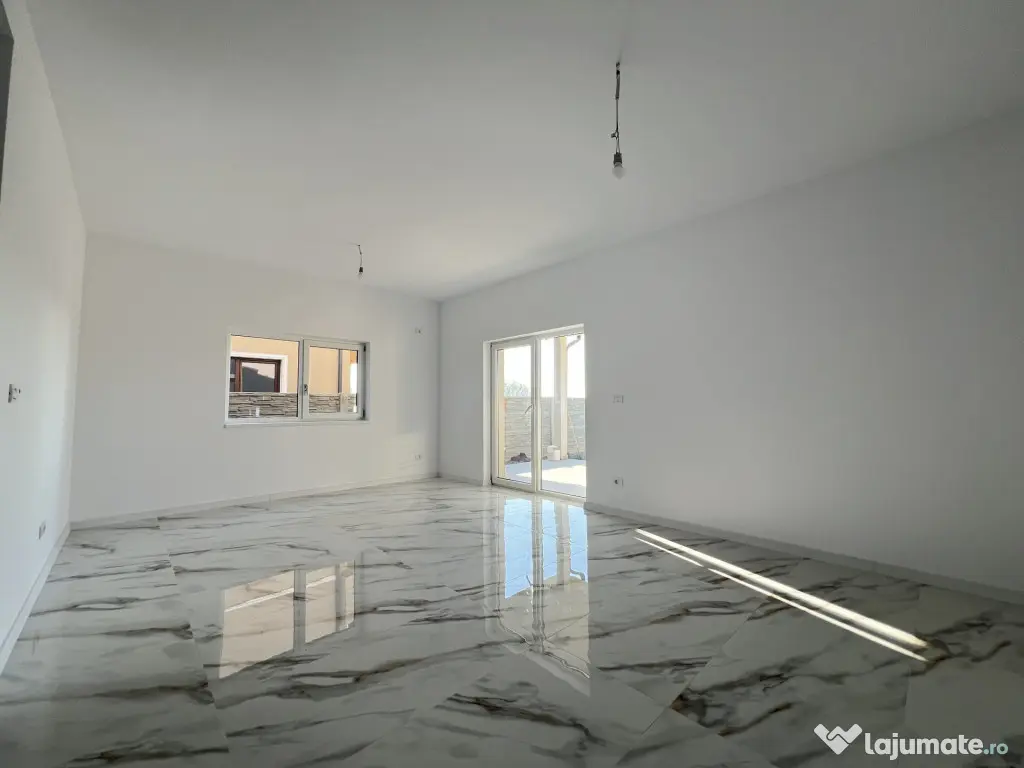 1/2 Duplex 5 camere | 3 bai | Giroc - Zona ESO - Giroc (Timis)