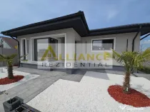 Casa 4 Camere | 200 M de Blv. | Curte amenajata