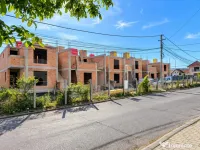 Apartament 3 camere,etaj 1, 2 locuri parcare,terasa 30 mp,Ce 