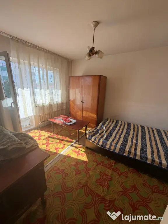 Garsonieră decomandata, 35 mp , etaj 2/4, zona Lapus Arges, - Craiova (Dolj)