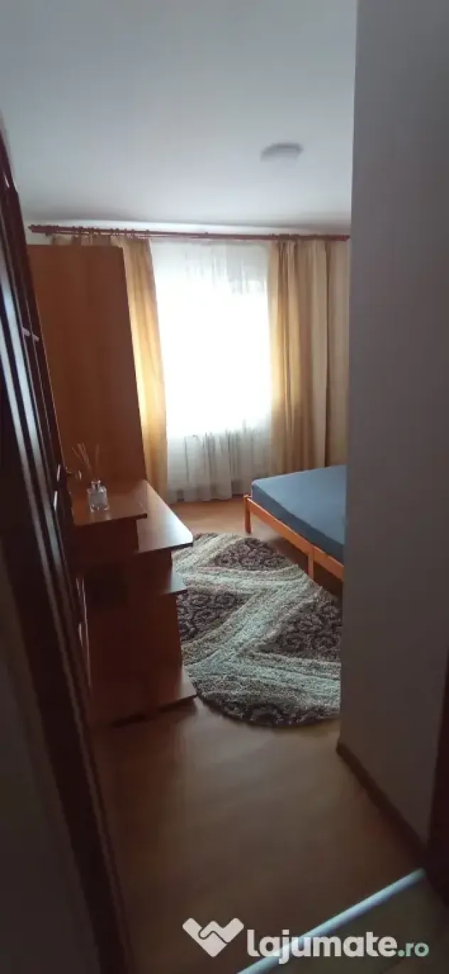 Închiriez apartament