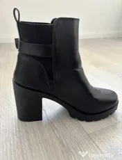 Botine damă negre cu toc gros și cataramă