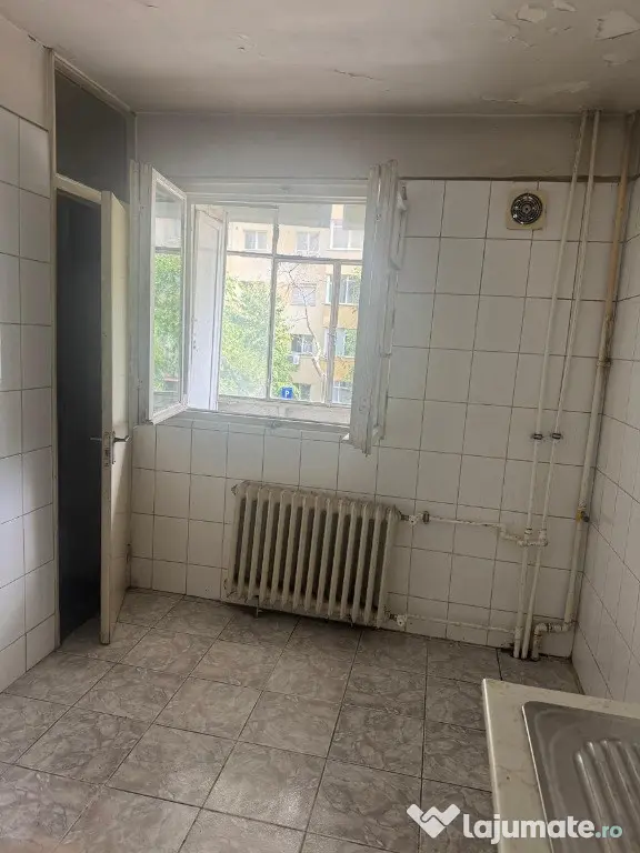 Apartament cu 2 camere semistradal - Bucuresti (Bucuresti-Ilfov)