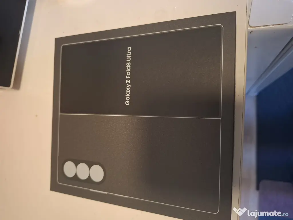Samsung Z. Fold 8 Ultra 256
