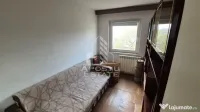 Apartament cu 3 camere, balcon, zona Sagului