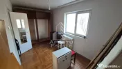 Apartament cu 3 camere, balcon, zona Sagului 