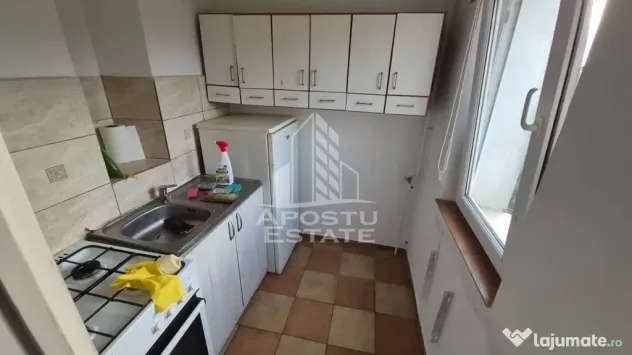 Apartament cu 3 camere, balcon, zona Sagului - Timisoara (Timis)