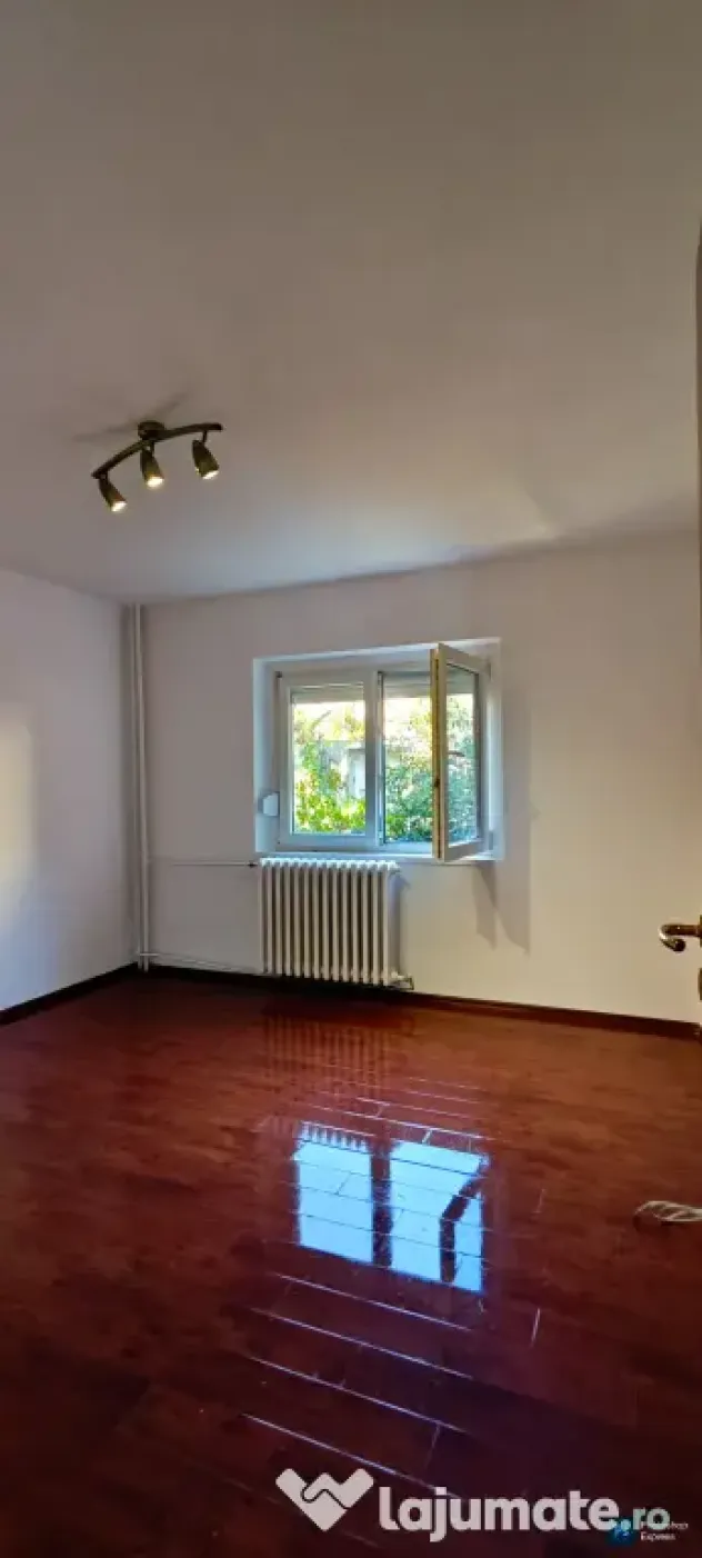 Apartament de vânzare cu 2 camere Central