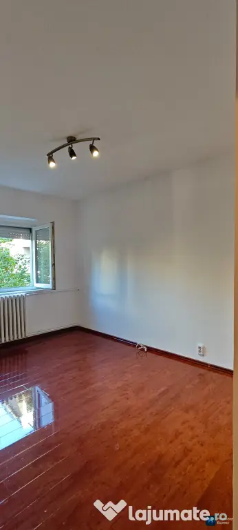 Apartament de vânzare cu 2 camere Central