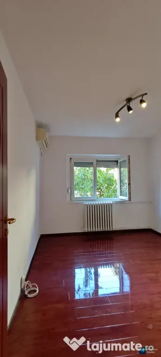 Apartament de vânzare cu 2 camere Central