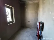 Duplex despartit prin C.T. - bucatarie inchisa - teren gener
