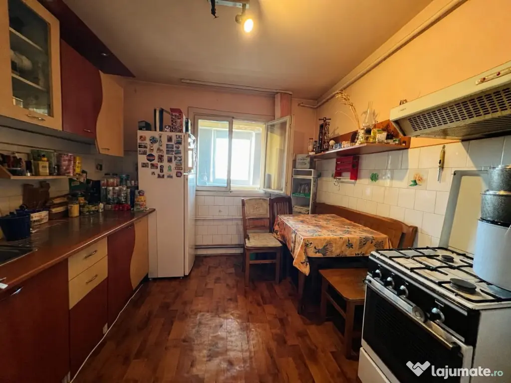Apartament cu 3 camere decomandat - Circumvalatiunii Timisoa - Timisoara (Timis)