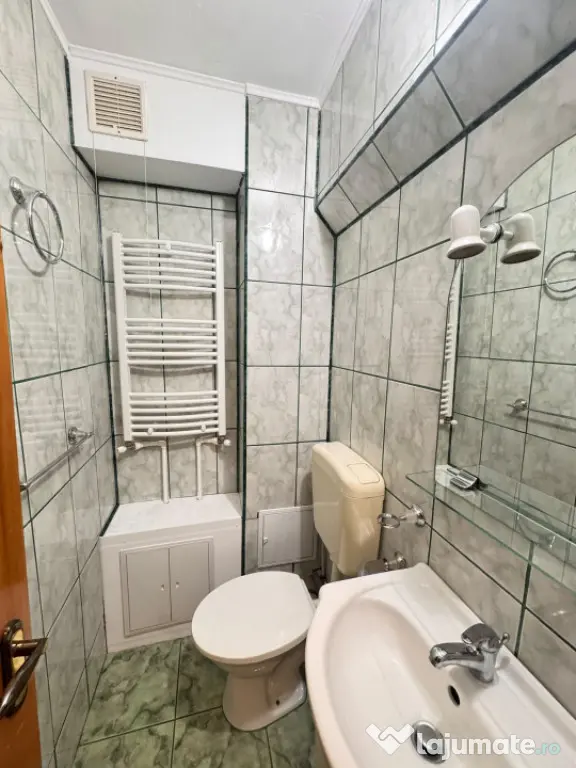 Apartament decomandat cu 4 camere de vânzare în zona Casa - Constanta (Constanta)