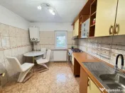 Apartament decomandat cu 4 camere de vânzare în zona Casa