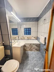 Apartament decomandat cu 4 camere de vânzare în zona Casa