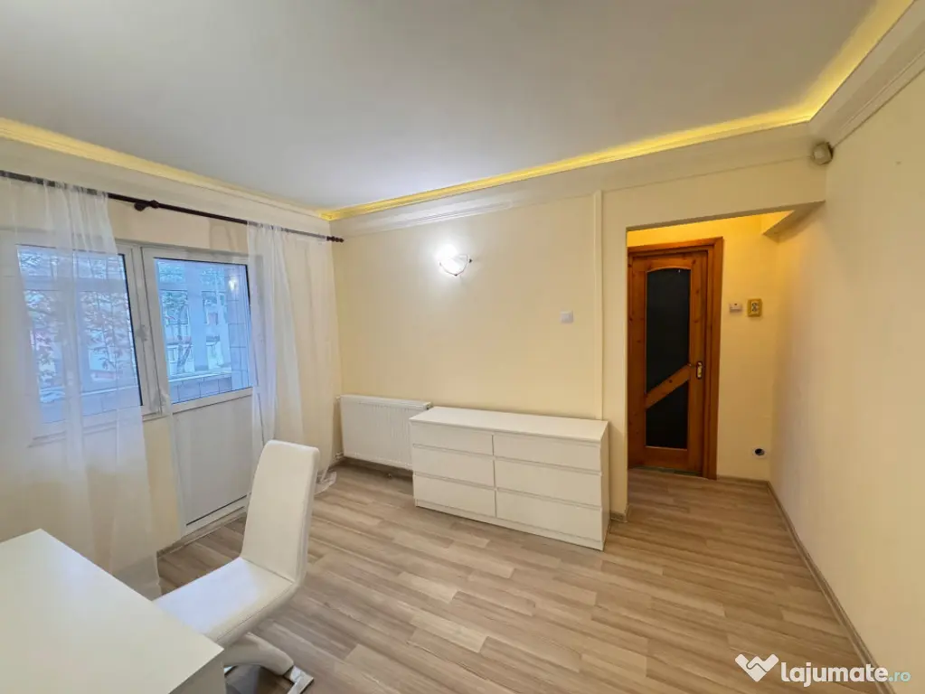 Apartament decomandat cu 4 camere de vânzare în zona Casa - Constanta (Constanta)